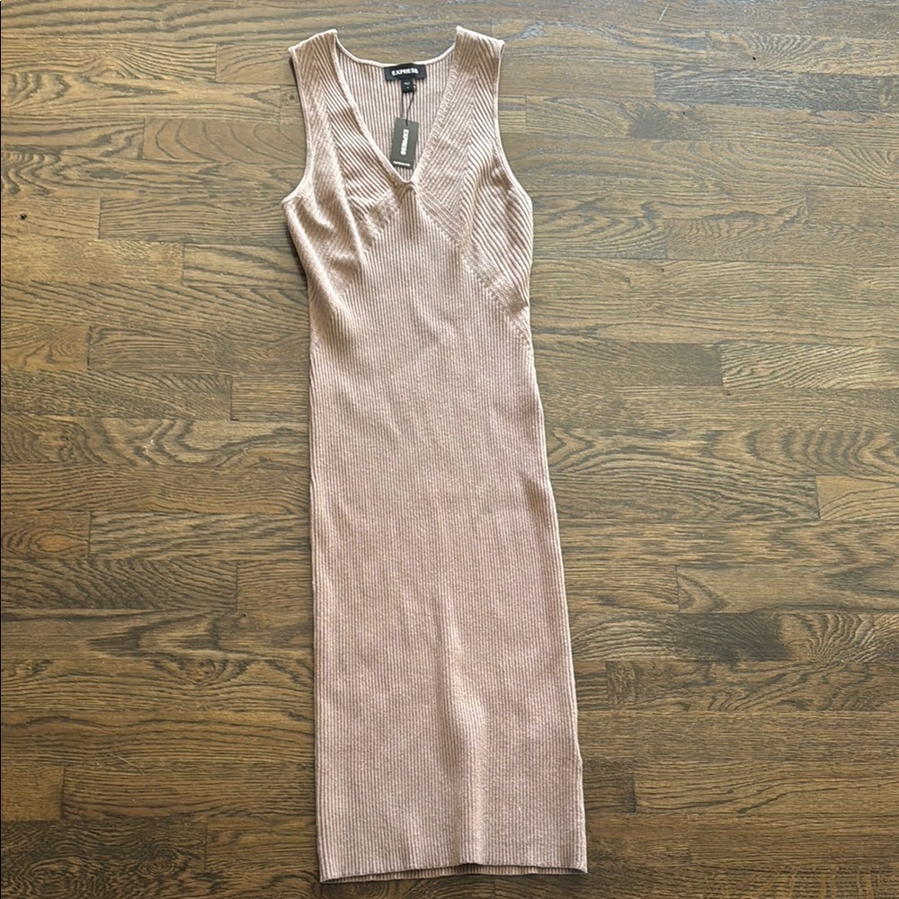 Express Ribbed V-Neck Midi Dress in Mauve